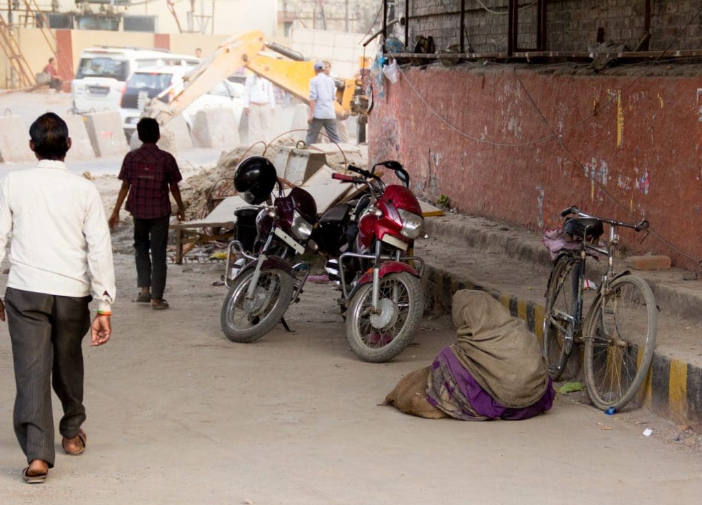 Delhi, l'alba dei morti viventi - web